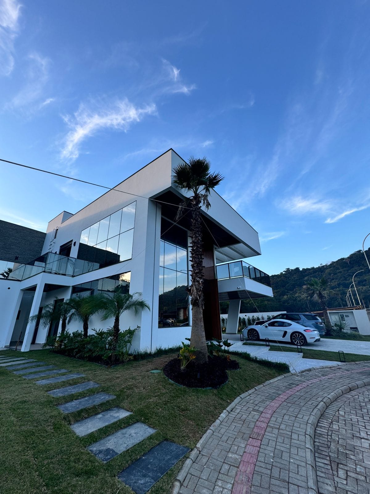 Casa 5 dormitórios no Condomínio Residencial Gralha Azul, Rio do Meio, Camboriú