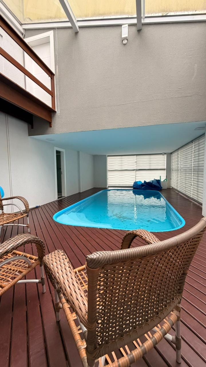 Apartamento 4 dormitórios mobiliado na Rua 238, Meia Praia, Itapema