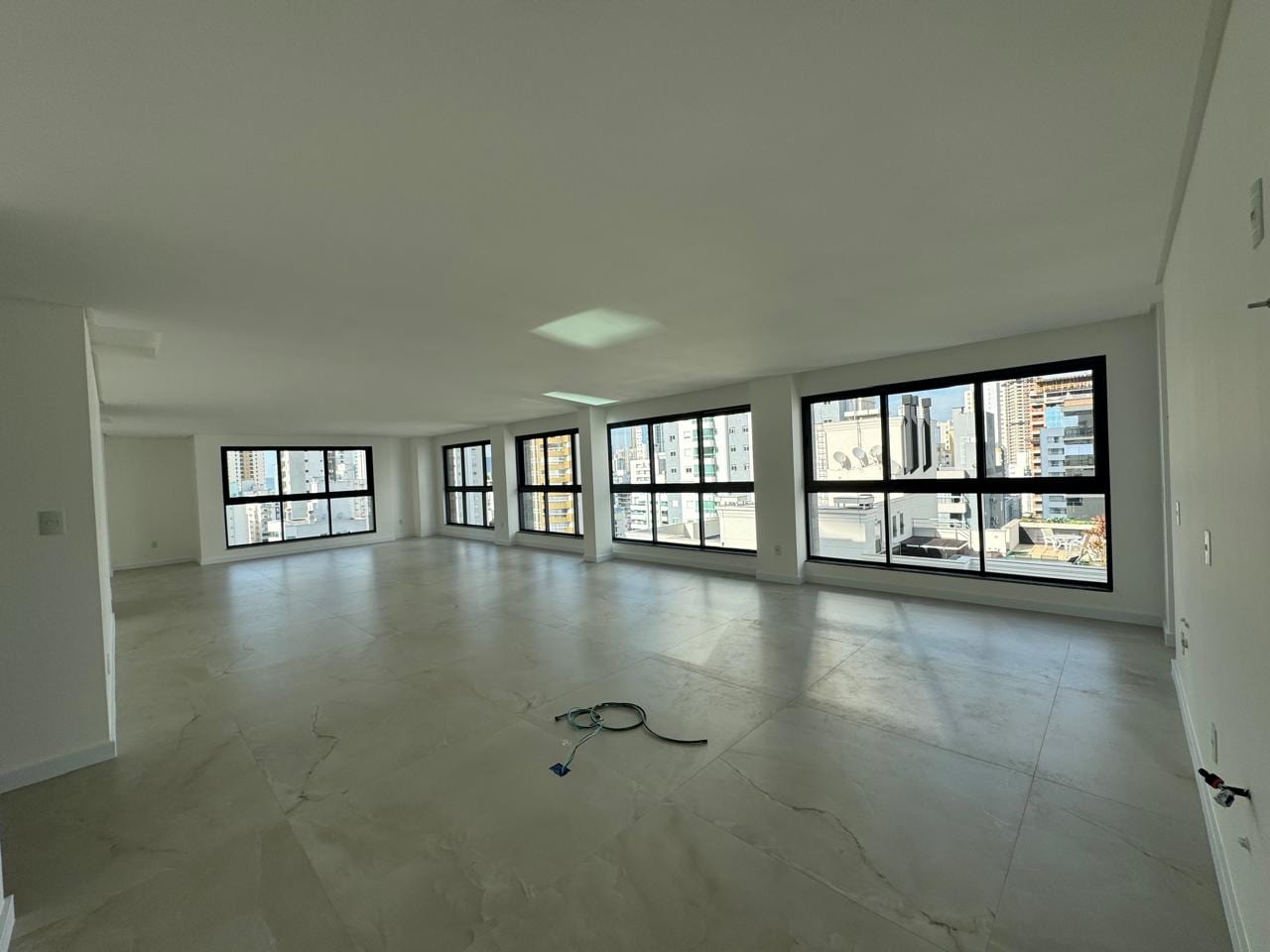 Cobertura 3 suítes mobiliado na Rua 1141, Centro, Balneário Camboriú