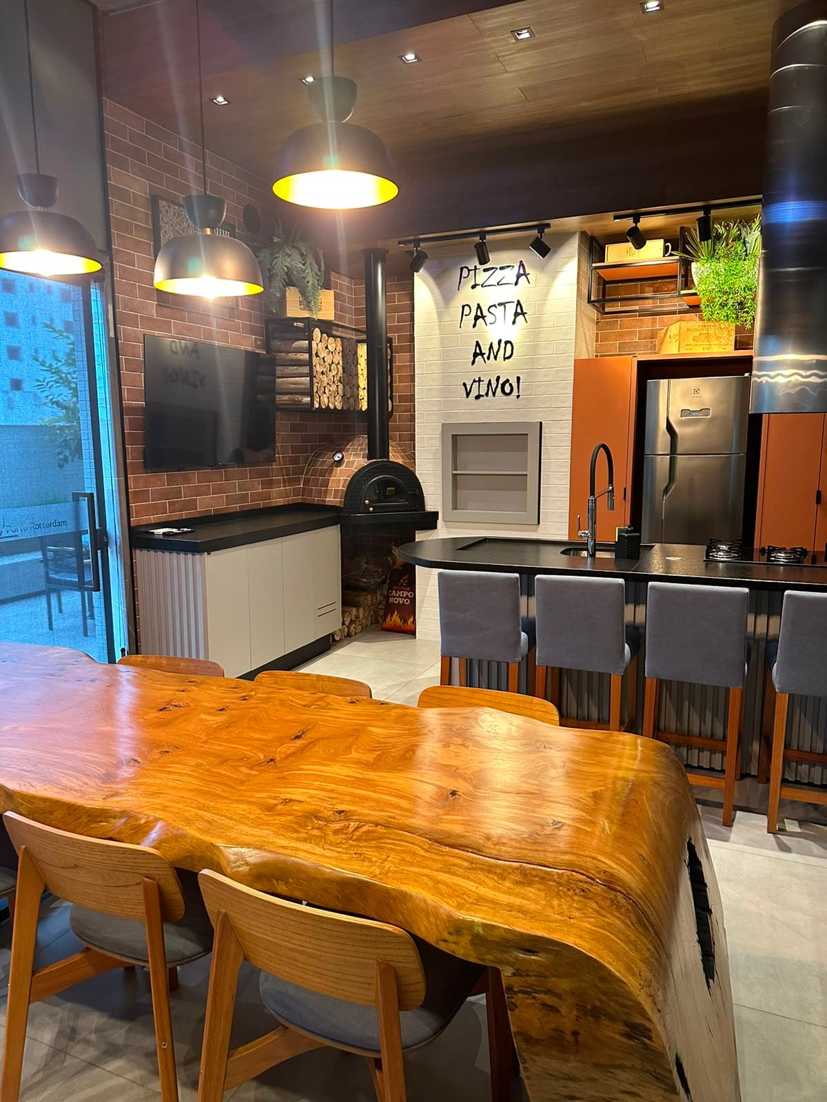 Apartamento 3 suítes mobiliado no Ed. Porto Rotterdam, Centro, Balneário Camboriú