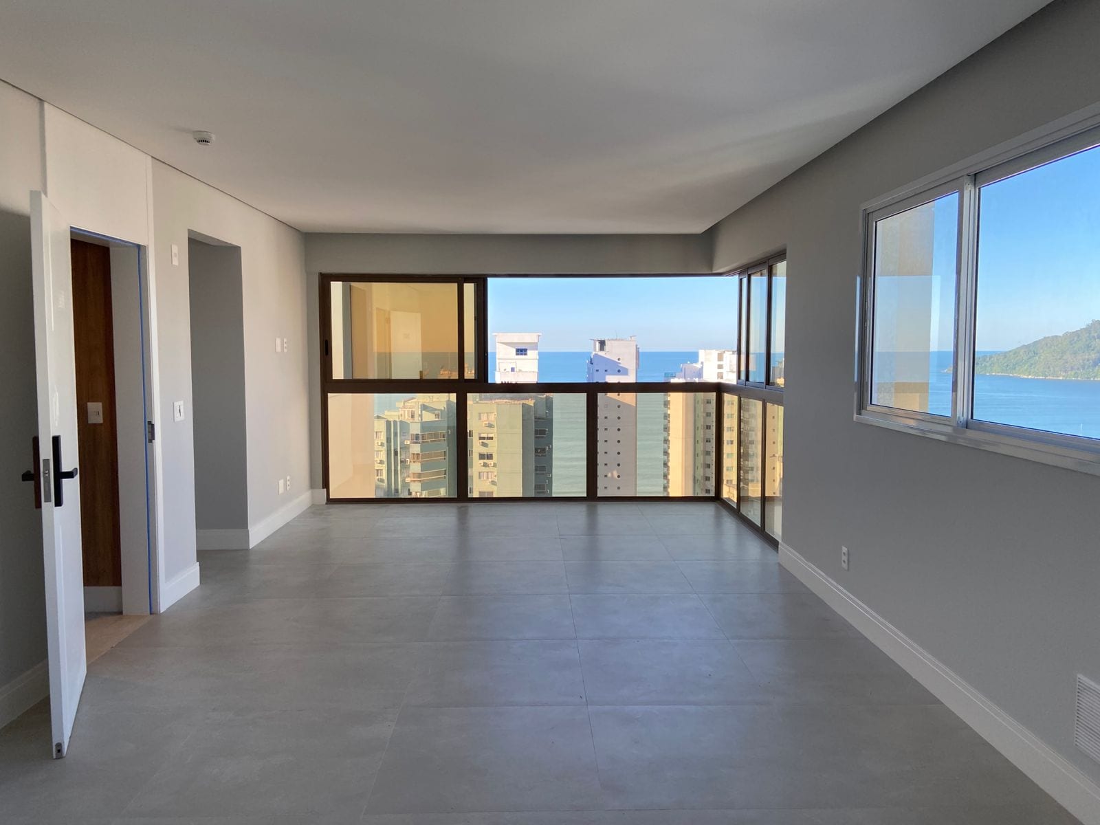 Apartamento 3 suítes mobiliado na Rua 3000, Centro, Balneário Camboriú