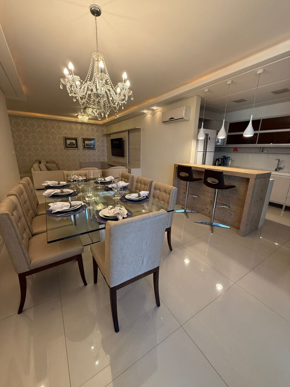 Apartamento 3 suítes no Ed. Mar das Arábias, Meia Praia, Itapema