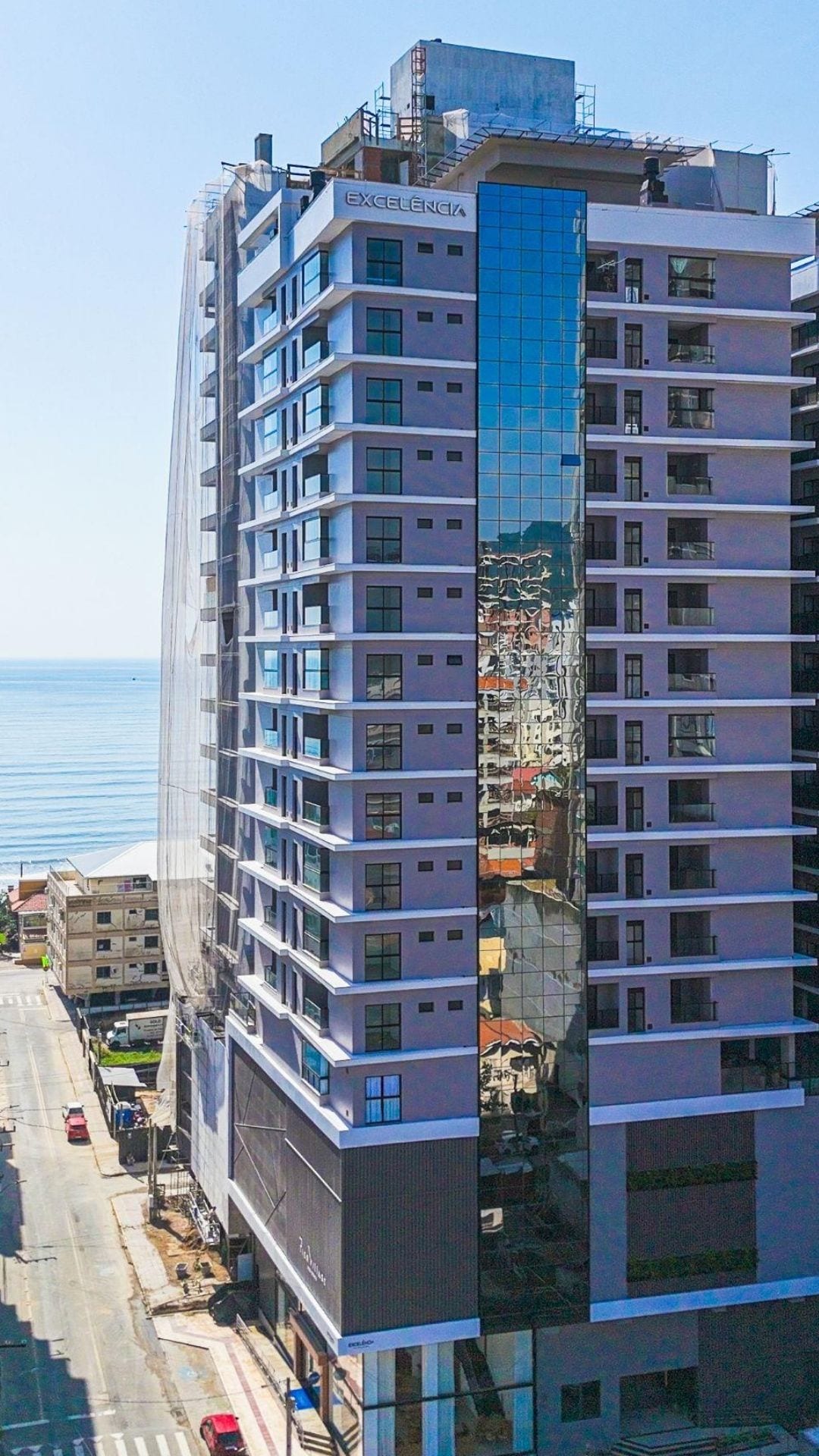 Apartamento 2 suítes mobiliado na Avenida João Manoel Jacques, Balneário Perequê, Porto Belo