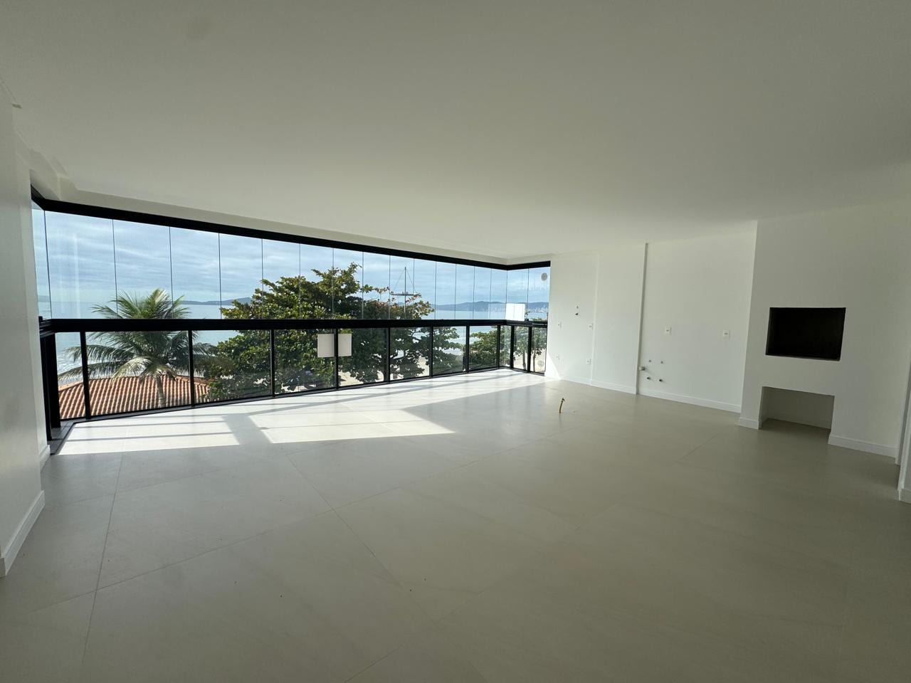 Apartamento 3 suítes frente mar na Avenida Beira Mar, Centro, Itapema