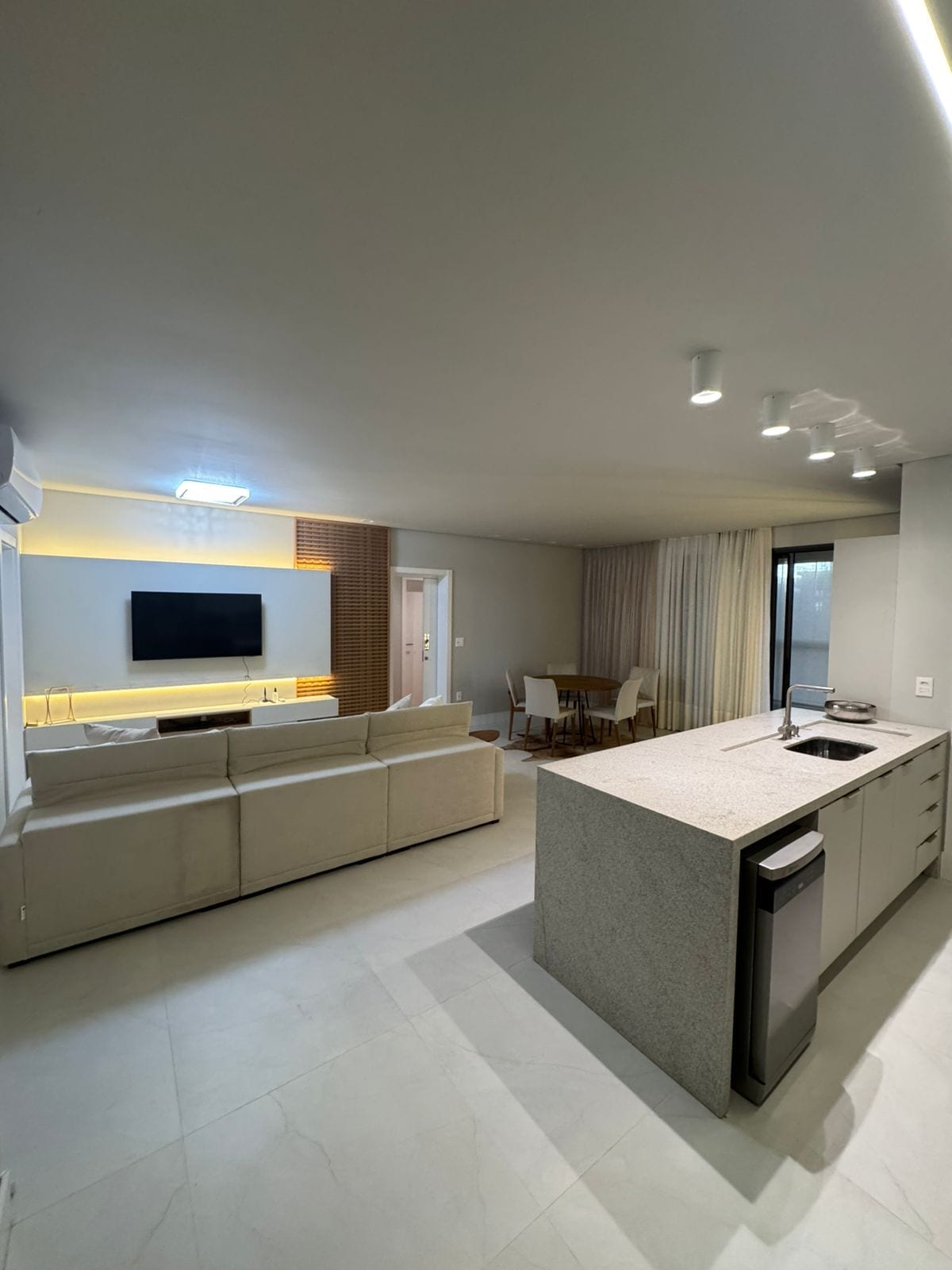 Apartamento 3 suítes mobiliado no Éléve Residence, Perequê, Porto Belo