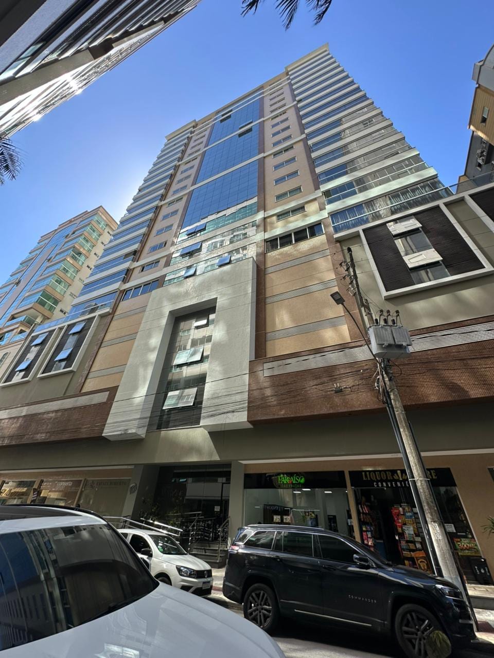 Apartamento 4 suítes vista mar no Ed. Place Vendome, Meia Praia, Itapema