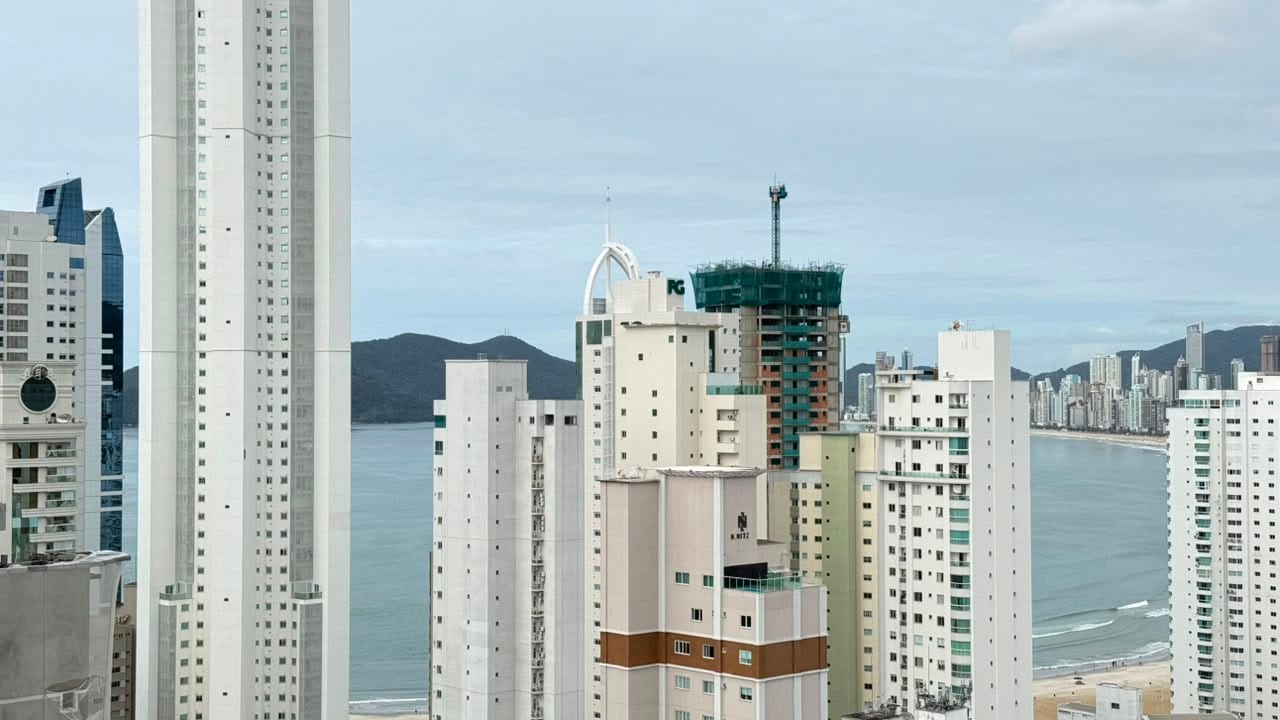 Apartamento 3 suítes mobiliado no Ed. Império das Ondas, Pioneiros, Balneário Camboriú