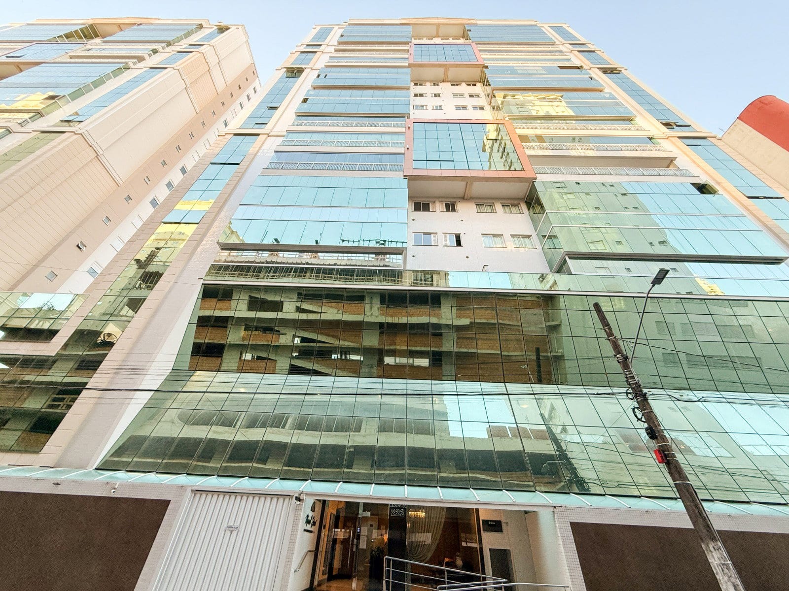 Apartamento 4 suítes mobiliado no Ed. Mount Sinai Residencial, Castelo Branco, Itapema