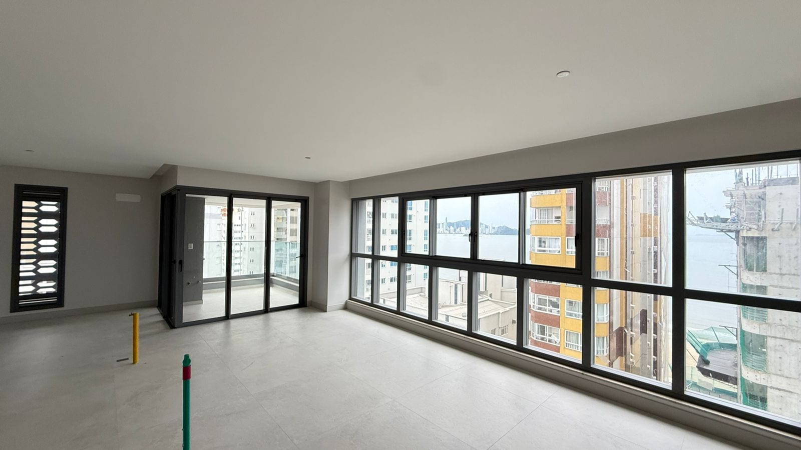 Apartamento 4 suítes mobiliado no Tonino Lamborghini Residences, Barra Sul, Balneário Camboriú