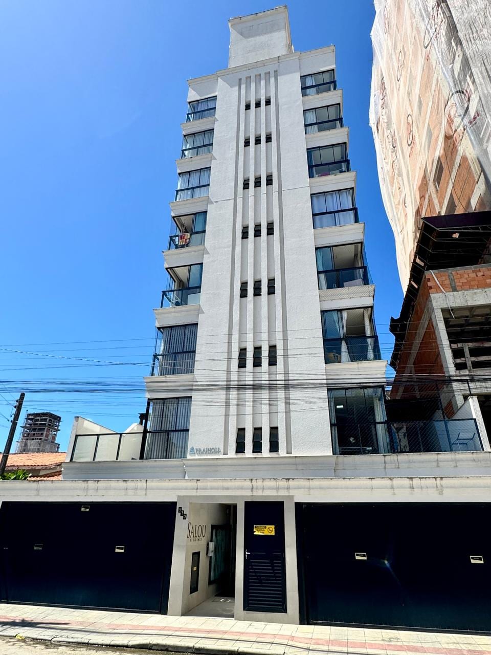 Apartamento 2 suítes mobiliado no Residencial Salou, Balneário Perequê, Porto Belo