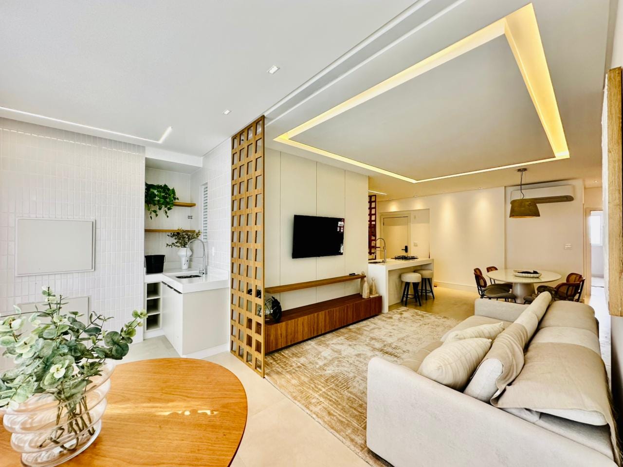 Apartamento 3 suítes no Ed. Pleniluni Residenziale, Meia Praia, Itapema