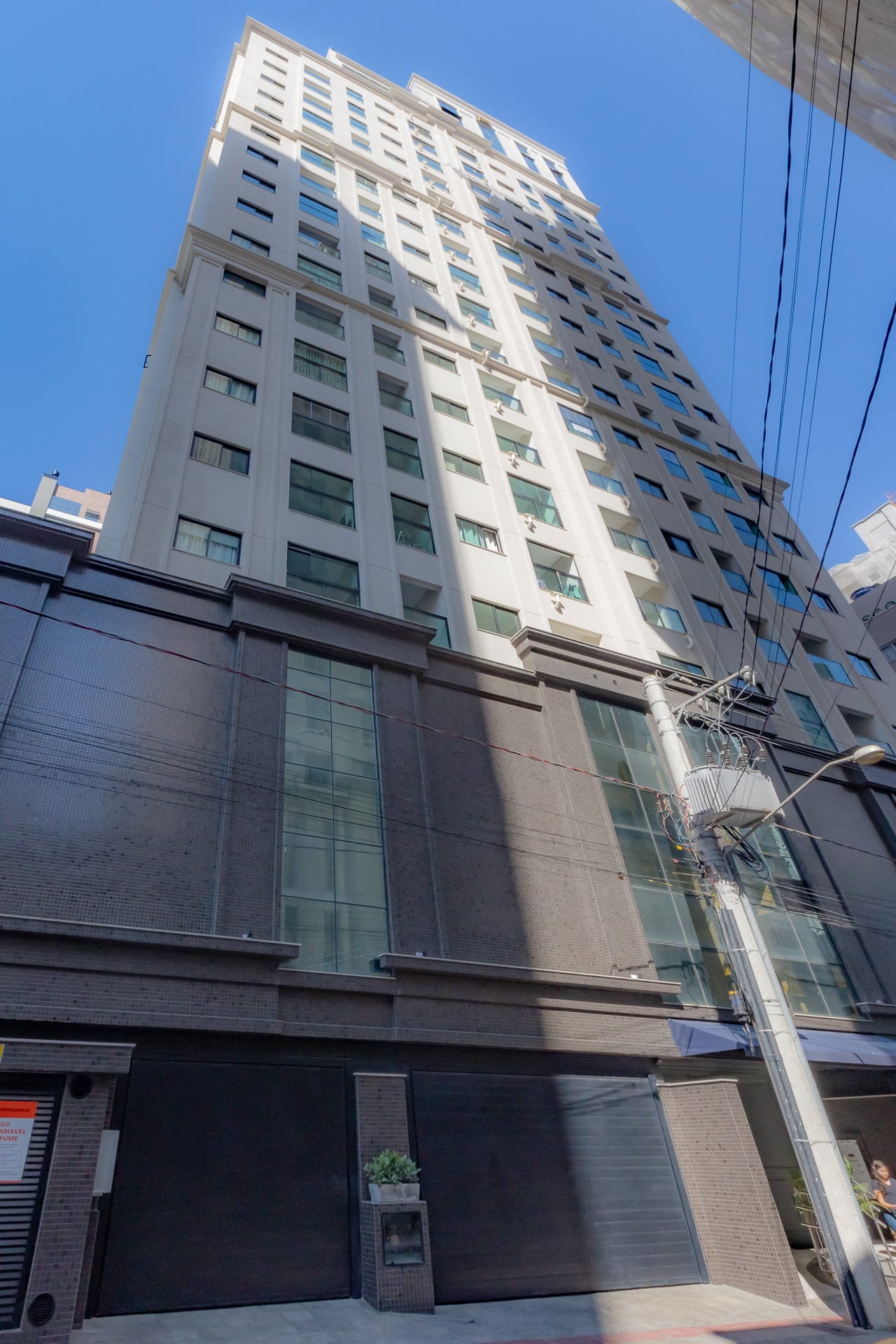 Apartamento 2 dormitórios mobiliado no Belle Maison Residence, Morretes, Itapema