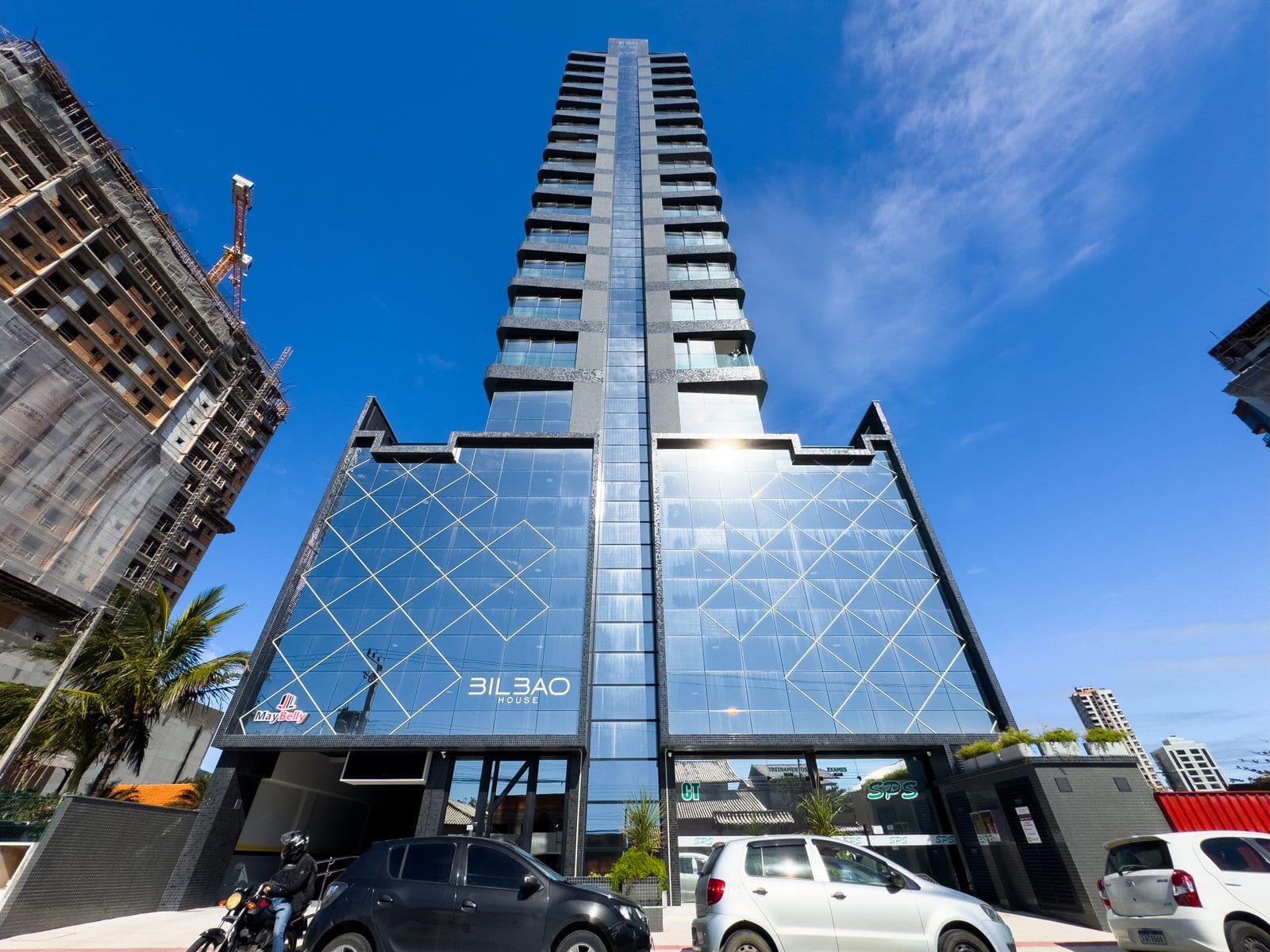 Apartamento 4 suítes frente mar no Ed. Bilbao, Perequê, Porto Belo