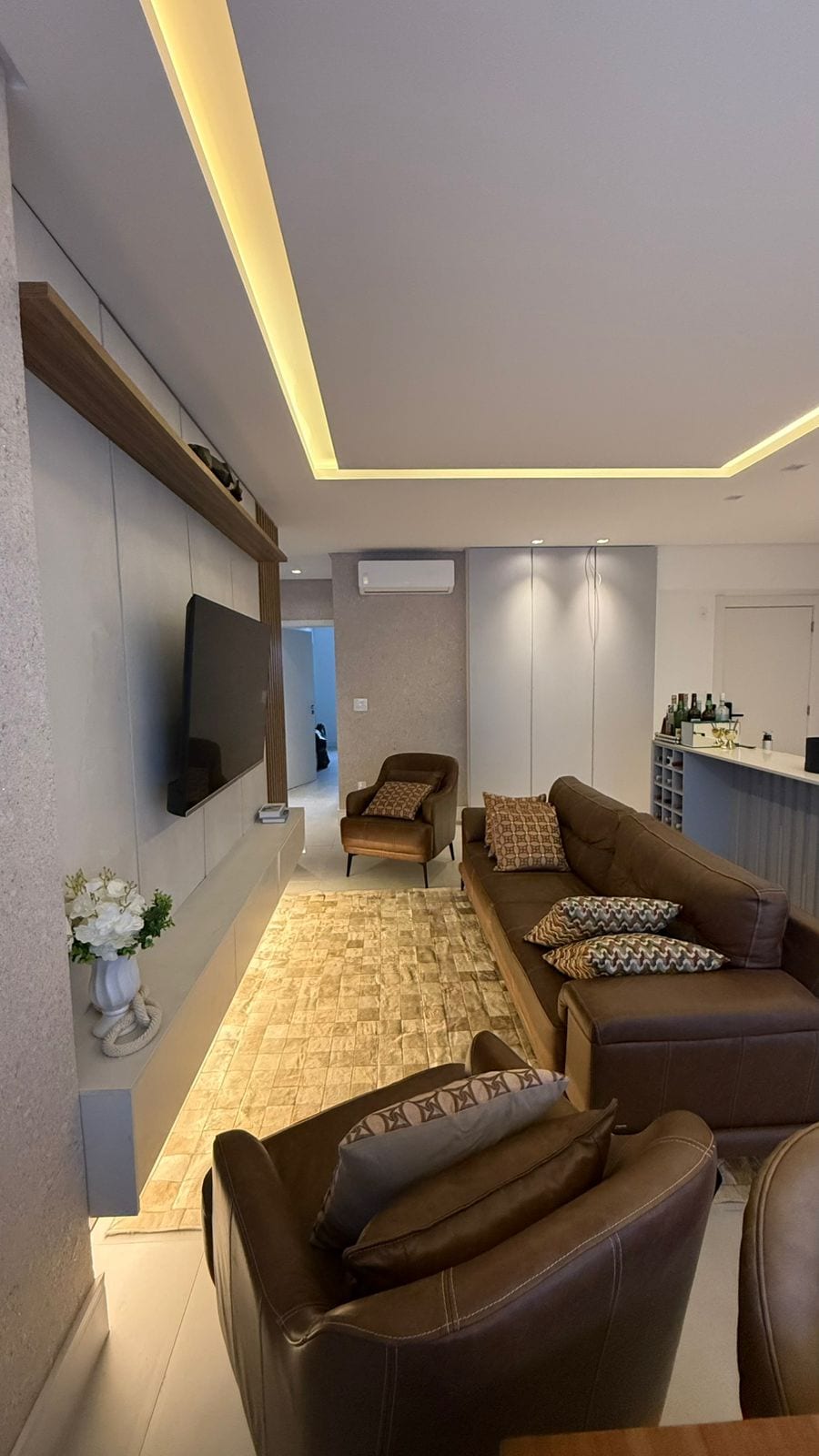 Apartamento 3 suítes mobiliado vista mar no Ed. Pleniluni, Meia Praia, Itapema