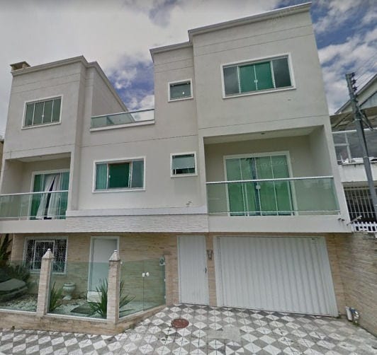 Casa 5 dormitórios na R. Tailândia, Nações, Balneário Camboriú