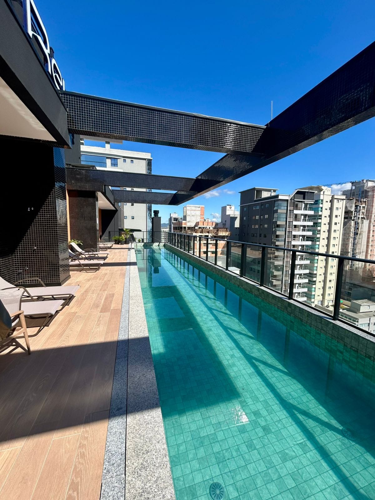 Apartamento 3 suítes mobiliado vista mar no Sunshine Residence, Perequê, Porto Belo