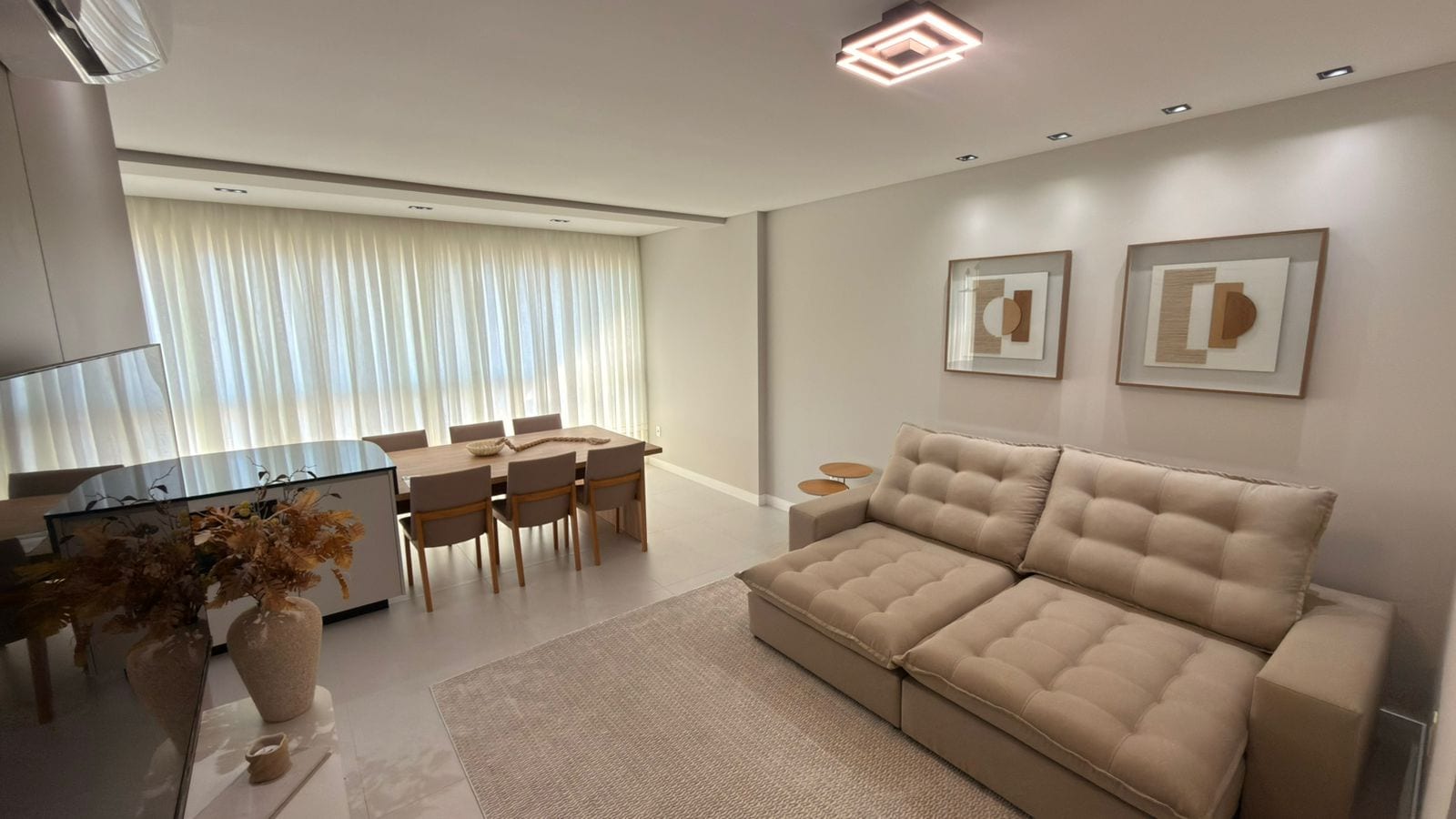 Apartamento 3 suítes mobiliado no Ed. Villa Aquila, Perequê, Porto Belo